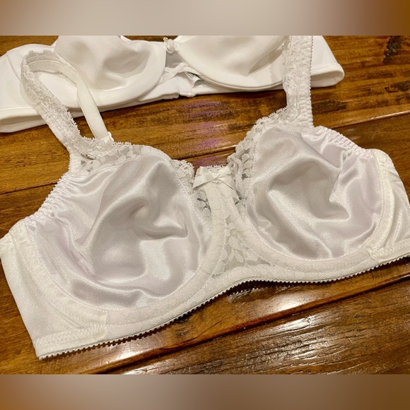 Bra bundle of 3 retro 34C bras - Picture 6 of 11